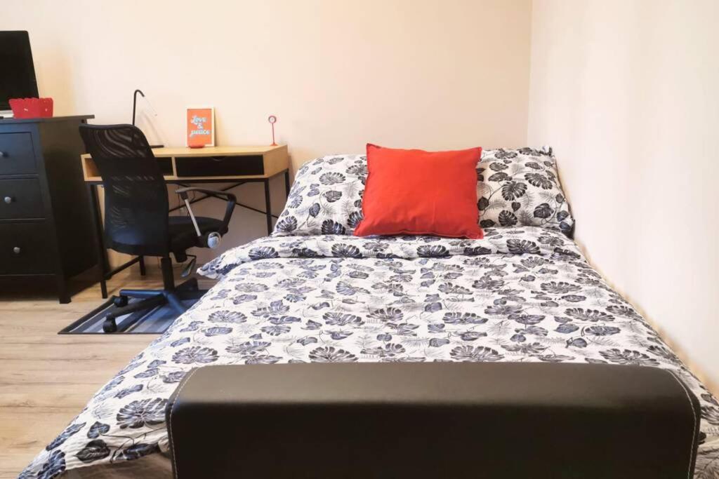 Apartment Little Big Red - Modern *